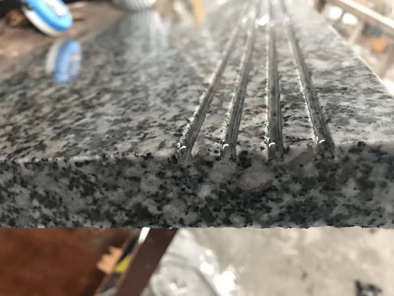 تصویر 1 از سنگ گرانیت شیار دار مناسب پله و رمپ ساختمان